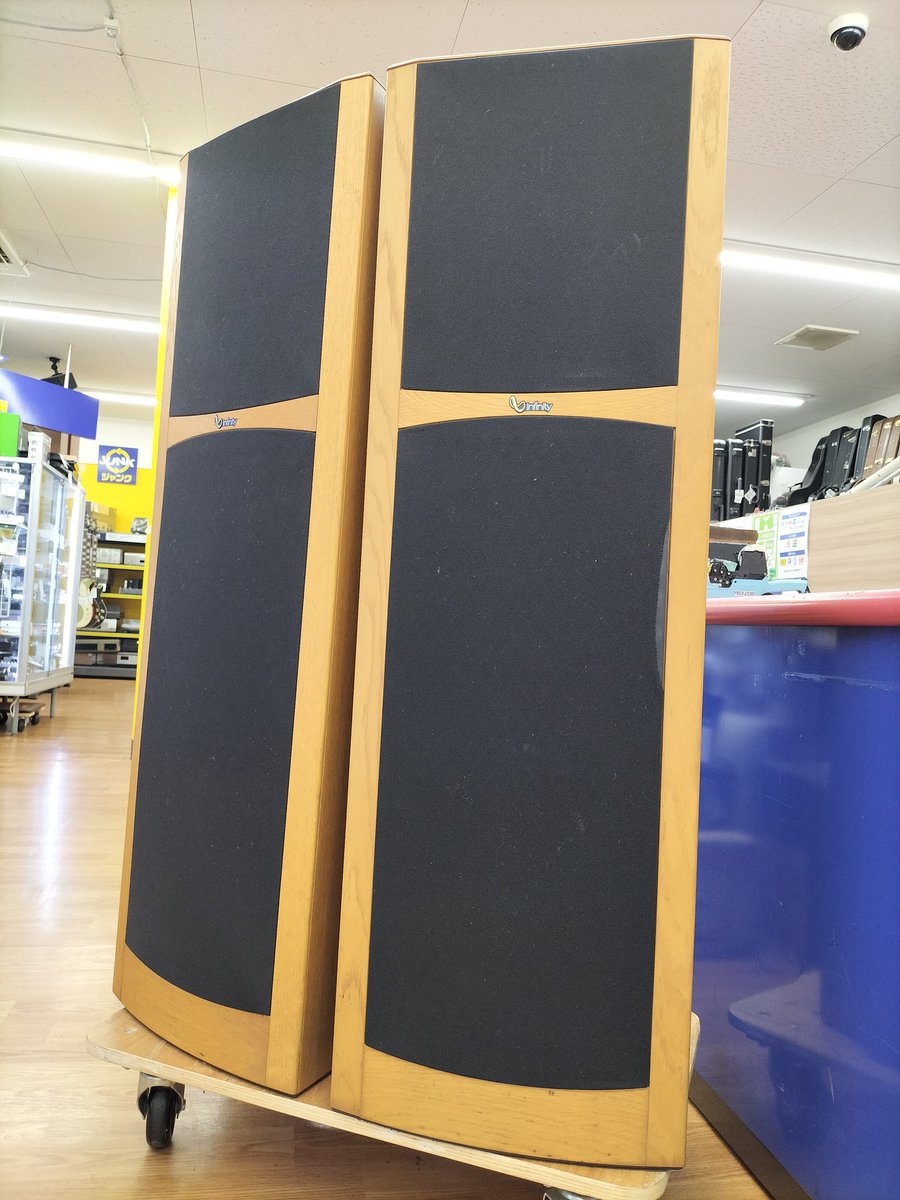 hf21144's tweet photo. インフィニティのジャンクスピーカー入りました！

どっしりと荘厳な佇まい

ウーファー劣化でボロボロになっておりますのでジャンクとなっております。ぜひご覧ください https://t.co/mbwDJ9qHsV