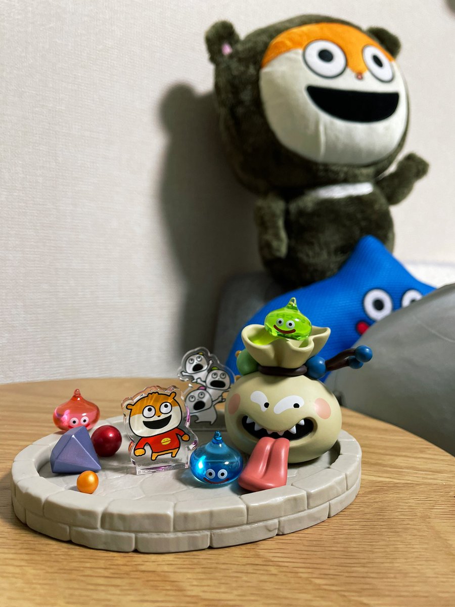 おどるほうせきのアクセサリートレイ。

橋渡しにて地獄を味わい神店員さんのサポートにより4,000円掛けてやっと取ったのに、アクセサリー何も持ってなかった。

でもめっちゃ素敵なトレイなのでよしとします😌