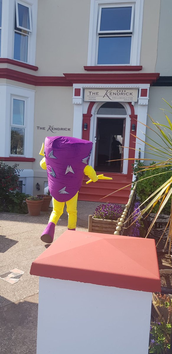 HurricanesRLFC's tweet image. 🌀 | @GusTFanclub has been out and about spreading the good word of rugby league along the North Wales coast this weekend!

👀 | Catch a glimpse of everyone's favourite mascot at Stadiwm CSM this afternoon. 

#DARETODREAM