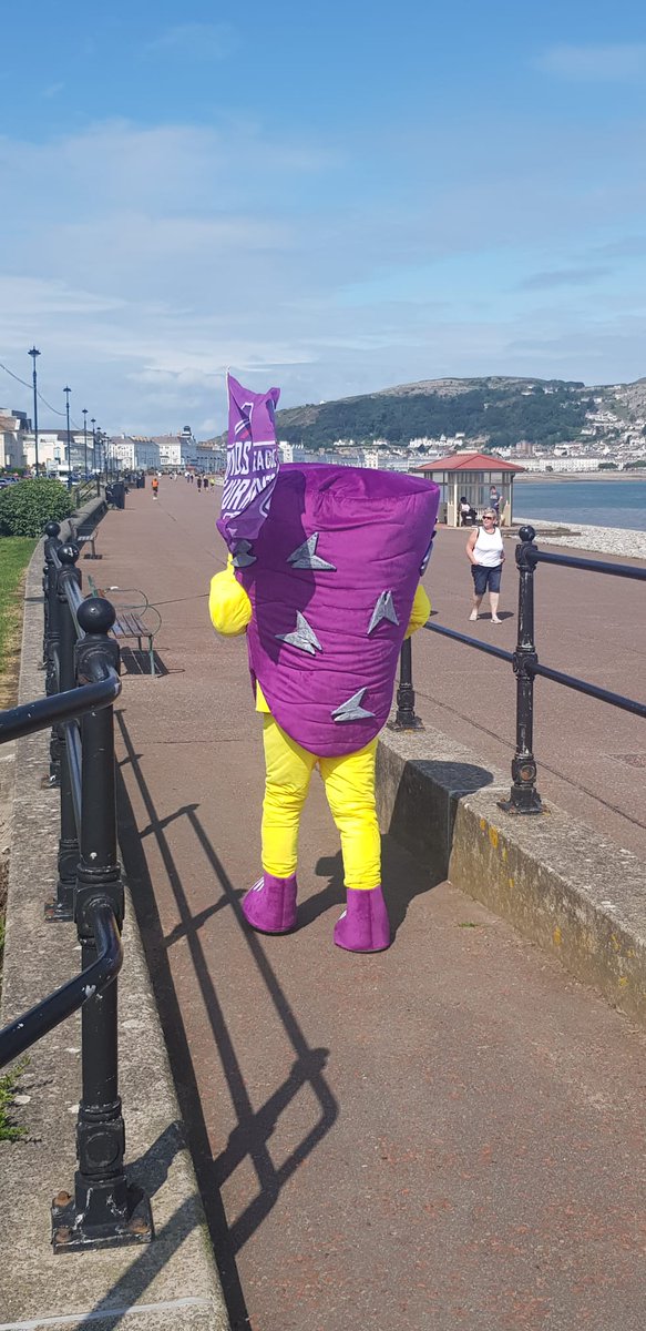 HurricanesRLFC's tweet image. 🌀 | @GusTFanclub has been out and about spreading the good word of rugby league along the North Wales coast this weekend!

👀 | Catch a glimpse of everyone's favourite mascot at Stadiwm CSM this afternoon. 

#DARETODREAM