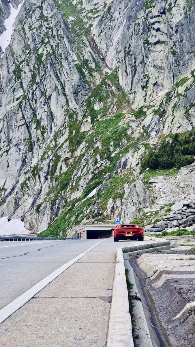 bhreading's tweet photo. #GotthardPass #Ferrari296 #AlpinePass https://t.co/Bh2qFl8Imv