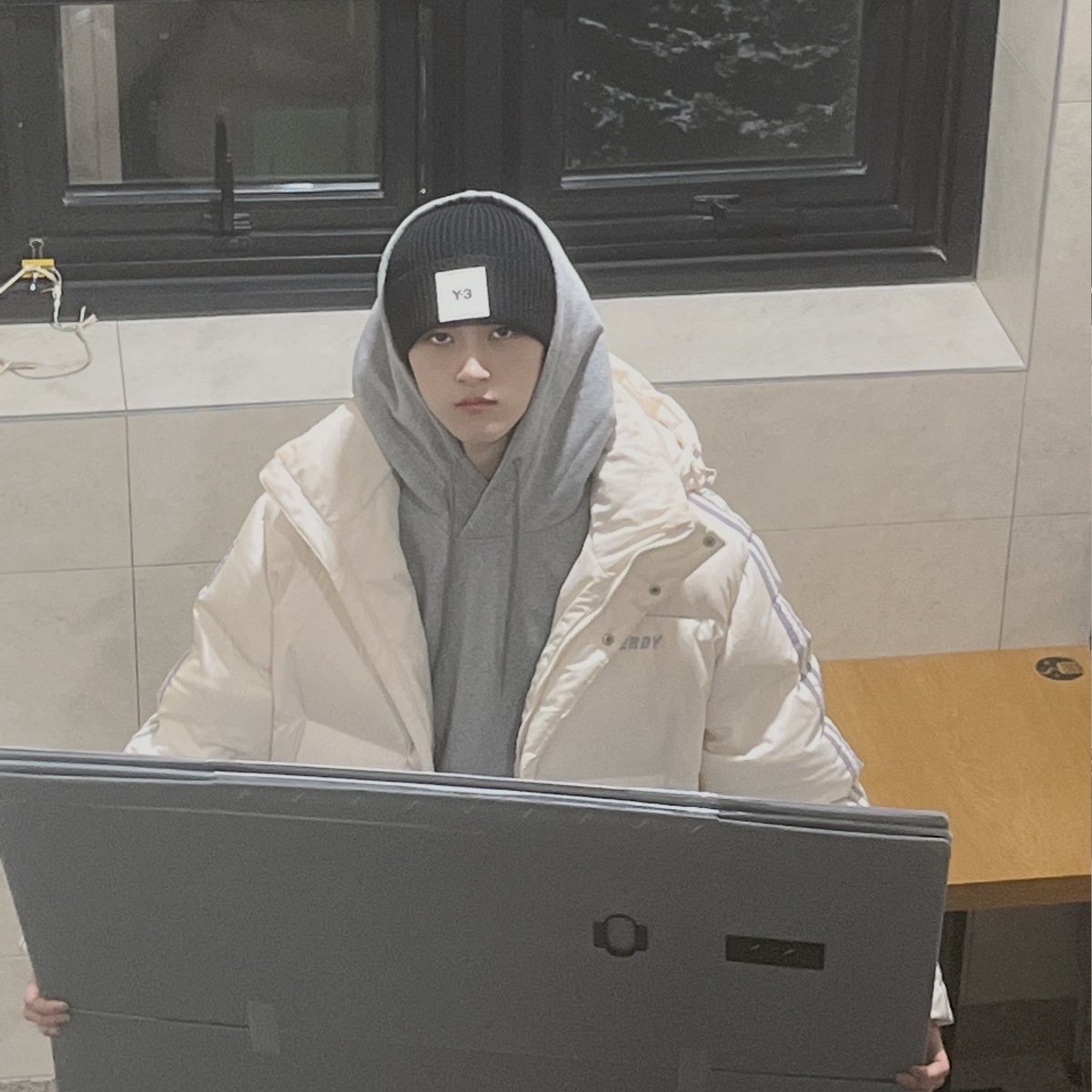 XODIAC_MEMBERS's tweet photo. [#웨인] 

리오날 리오시 ⏰
삐돌이 애교쟁이 리오 생일 축하해 
형이 항상 리오장난에 반응 재미없게 해도 
리오 많이 좋아하고 장난치는거 재밌어 
생일 진심으로 축하하고 앞으로도 잘 부탁해 
생일 축하해 🩶

#XODIAC #소디엑 #WAIN #웨인 https://t.co/viZBBOhpU3