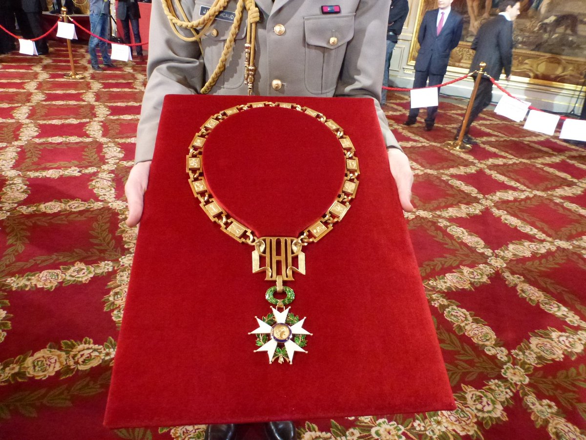 Nicolas Sarkozy définitivement exclu de la Légion d'honneur et de l'ordre national du Mérite à la suite de sa condamnation à un an de prison ferme dans l'affaire des écoutes. Lire : ainsi-va-le-monde.blogspot.com
<a href="/Emdupuy/">Dupuy Emmanuel</a> <a href="/ocoredo/">OCOREDO</a> <a href="/DESElisabeth/">Dr DES Elisabeth</a> <a href="/hervechabaud/">herve chabaud</a>