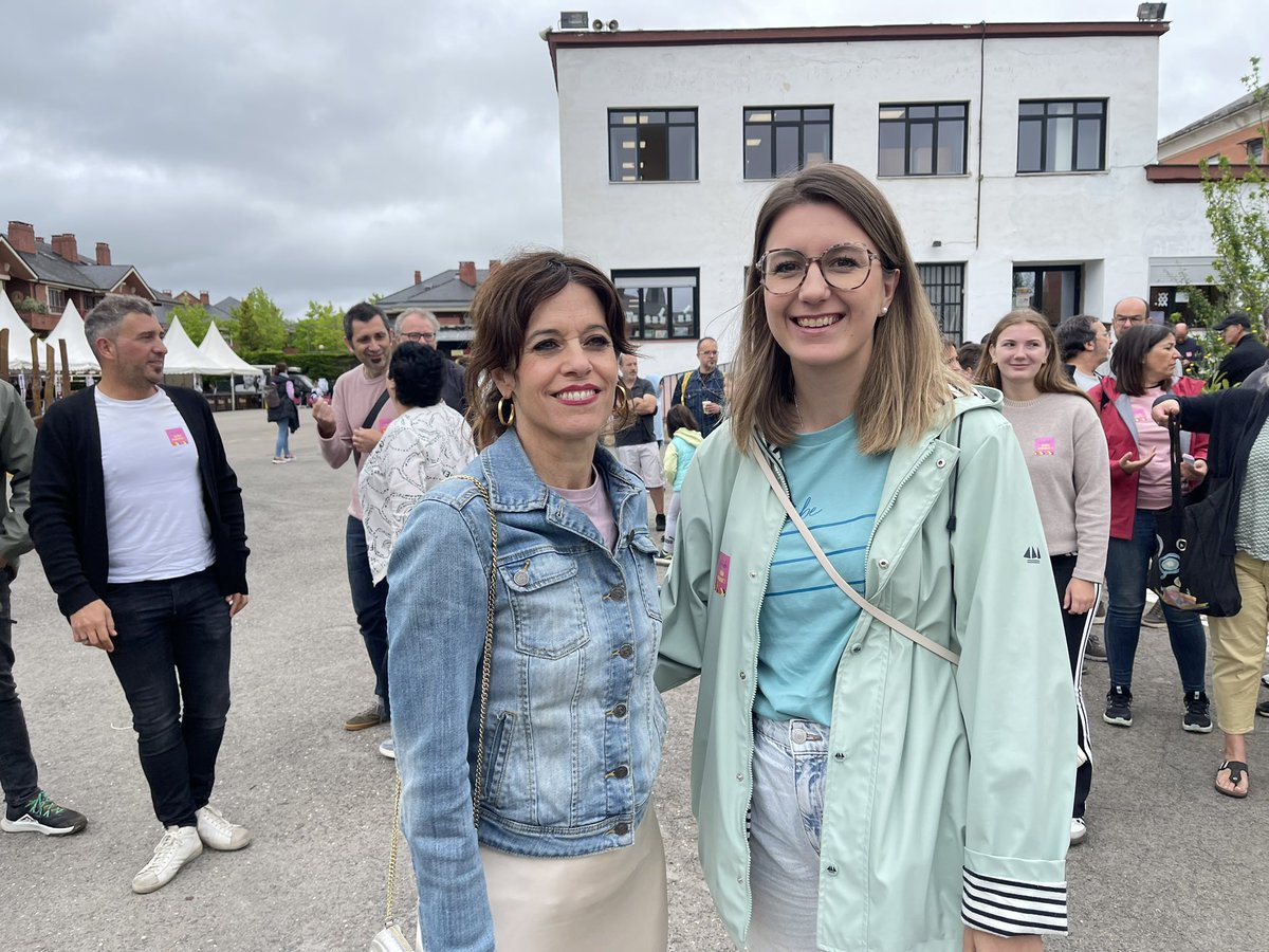 🫱🏻‍🫲🏼#VitoriaGasteiz|ek <a href="/arabaeuskaraz/">Araba Euskaraz</a> ospatzen du!  🎉Batu festara eta aldarrikatu euskararen erabilera. Prado parkean, Mendizorrotzako aparkalekuan eta #Armentia ikastolan topatuko gaituzu. #gasteiz #arabaeuskaraz #etengabemartxan #etenganbe #arabakoikastolak