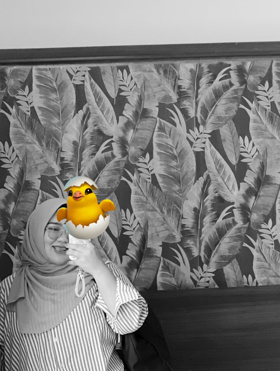 asteryoiu's tweet image. She still here, but she died ☺️