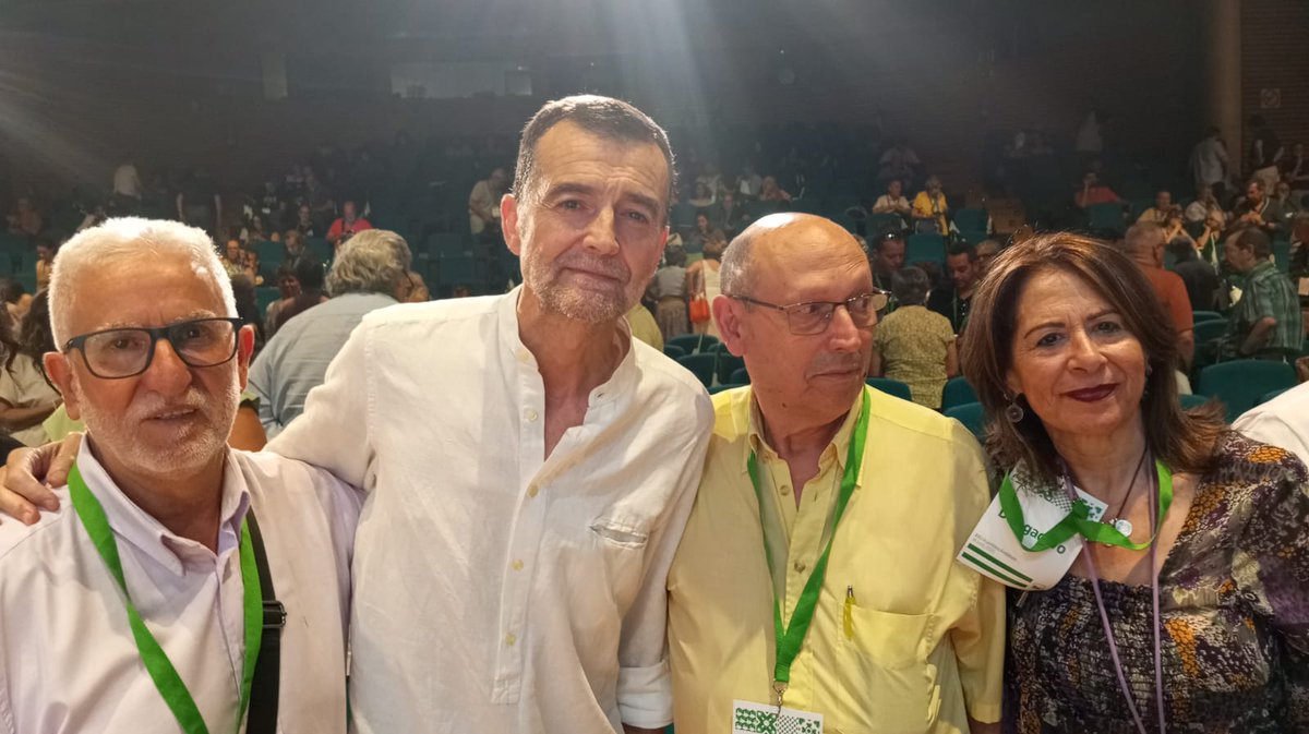 IU_LCarolina's tweet photo. 📣 XXV ASAMBLEA IU ANDALUCÍA 

👉 Ayer asistimos a las Asamblea de IU Andalucía en Granada donde fue reelegido como Coordinador Andaluz Toni Valero, al que deseamos todos los aciertos del mundo 

💪🏽Unidad, debate y militancia. Esa es la fortaleza de nuestra organización https://t.co/Ip8xwEEuKH