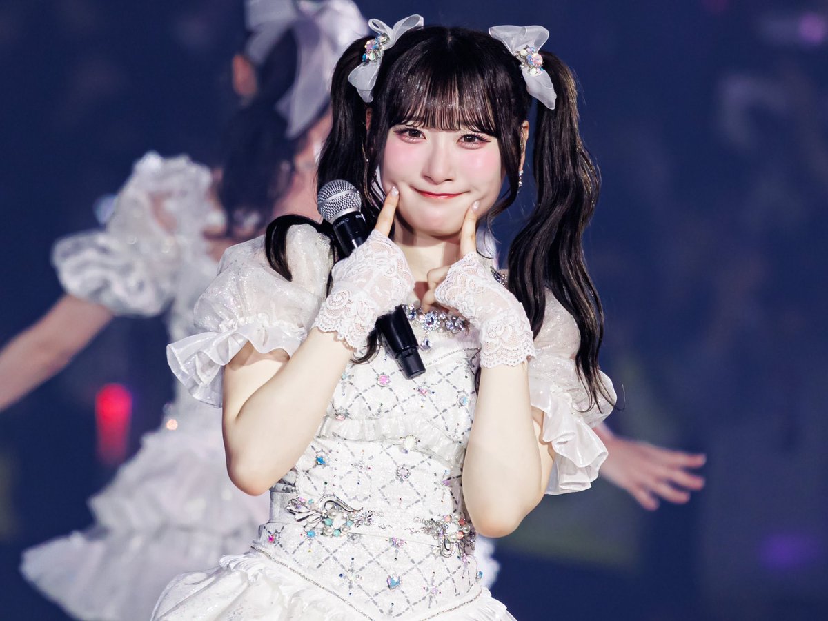 白衣装ネイル.⋆𝜗𝜚𓈒ㅤ⋆

リボンもレースの手袋も胸元のキラキラも全部がかわいい！トキメキ！ෆ˚*
 #イコラブ  #齋藤樹愛羅
 #助けてきゃーたん  #オサレカンパニー