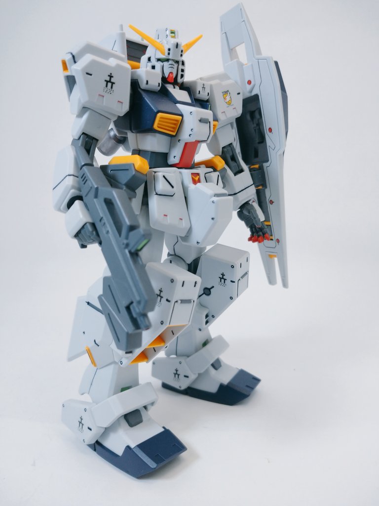 ベルヘムス・ブラウン tweet media