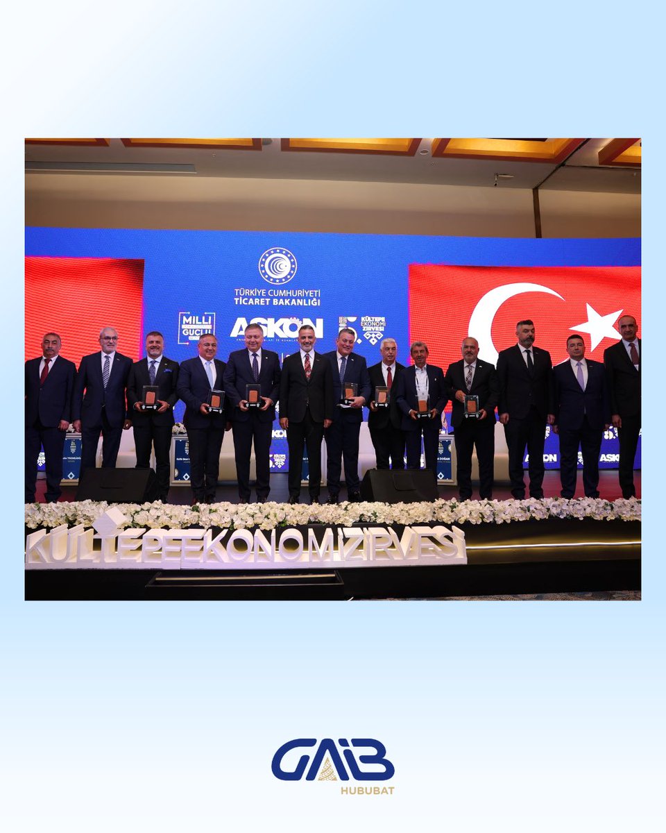 Celal Kadooglu (@celalkadoogluu) on Twitter photo #kultepeekonomizirvesi ‘nde #Kayseri’deydik.
<a href="/ticaret/">T.C. Ticaret Bakanlığı</a> Bakanımız , Sayın <a href="/omerbolatTR/">Prof. Dr. Ömer Bolat</a>
<a href="/ASKON/">ASKON 🇹🇷</a> Genel Başkanı Sayın <a href="/orhanaydin/">Orhan AYDIN</a> birçok katılımcı ile birlikte kıymetli iş insanlarımız ve İhracatçılarımızında katılımları ile güzel bir #panel gerçekleştirerek, plaketlerimizi aldık.
İş #kultepeekonomizirvesi ‘nde #Kayseri’deydik.
<a href="/ticaret/">T.C. Ticaret Bakanlığı</a> Bakanımız , Sayın <a href="/omerbolatTR/">Prof. Dr. Ömer Bolat</a>
<a href="/ASKON/">ASKON 🇹🇷</a> Genel Başkanı Sayın <a href="/orhanaydin/">Orhan AYDIN</a> birçok katılımcı ile birlikte kıymetli iş insanlarımız ve İhracatçılarımızında katılımları ile güzel bir #panel gerçekleştirerek, plaketlerimizi aldık.
İş