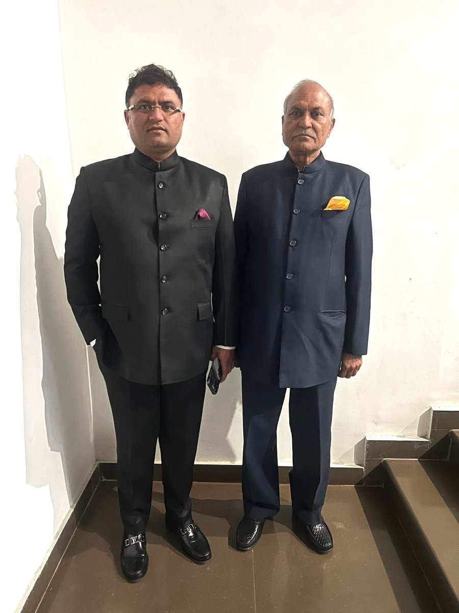 Tanwar_Indian's tweet photo. 'पिता' त्याग और समर्पण का दूसरा नाम है।

#FathersDay 
#FathersDay2025 https://t.co/u7mv1rl9Ob