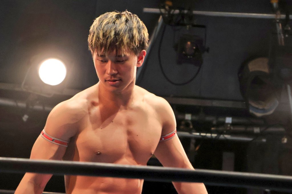 noah_inahata's tweet image. #jstage さん初参戦ありがとうございました！

JTOとは違ったお客さんとプロレスの雰囲気が刺激的でした！

皆さんのリアクションも素晴らしかったです！👏

勝利後の腕組み写真。

今度はみんな揃って腕組みながら、ズボンの紐出して、靴で写真撮りましょう！

#pw_jto