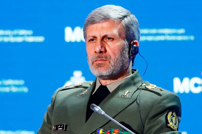 قائد الجيش الإيراني: قواتنا ستواصل توجيه ضربات قاسية للكيان باستعداد وجاهزية كاملة 