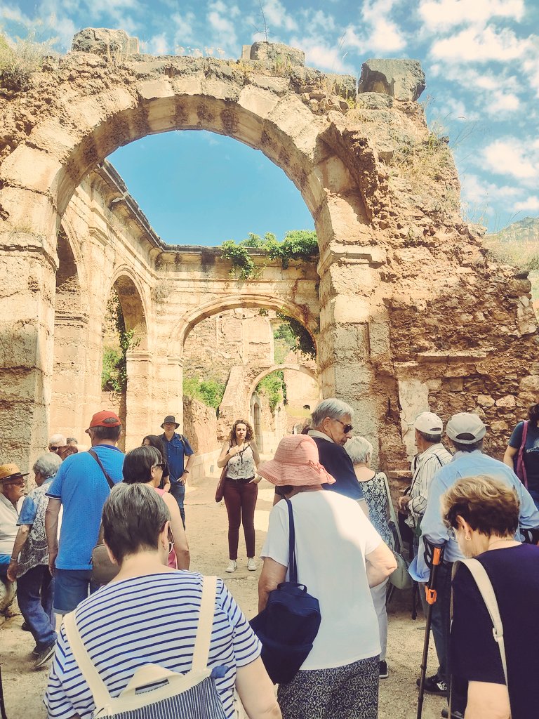 dolorssaumell's tweet photo. Interessant visita a la #CartoixaEscaladei,  descobrim els seus orígens, l'esperit religiós i la restauració dels seus espais. 

Gran reforma pensada al segle XVI, obligada referència a la farmàcia i el coneixement de les plantes i a un desaparegut tractat
@CEstudisGaia https://t.co/w5UFwCc3Gy