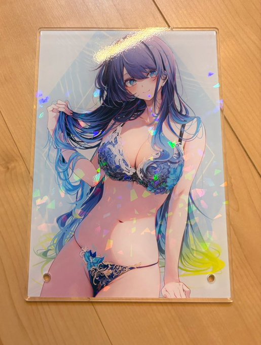 レア賞は直筆サイン入りアクリルプレートです。左下辺りにサインが入る予定です。
 #こむぴウェブポン 