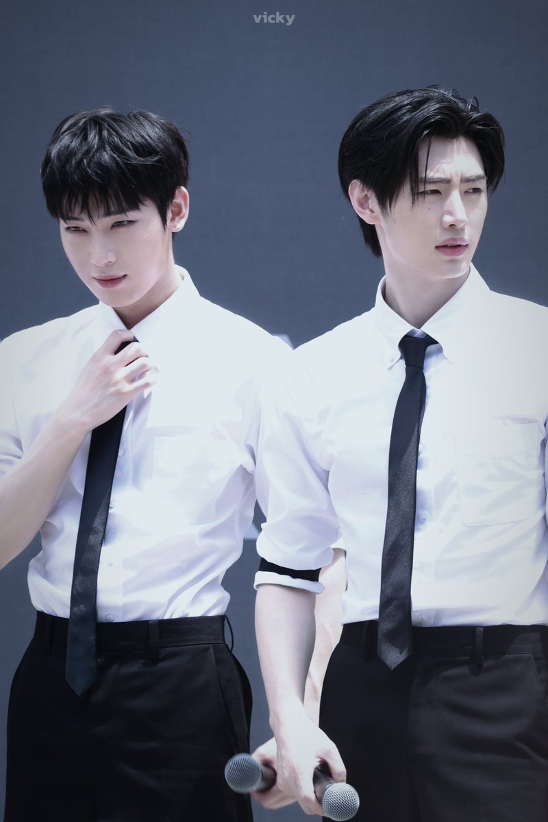 Luovicky1's tweet photo. 250614 미팬
🕶️👔

#ENHYPEN #엔하이픈 
#SUNSUN #KUNGYAZ
#SUNGHOON #성훈 
#SUNOO #선우 https://t.co/OupUrI1BgL