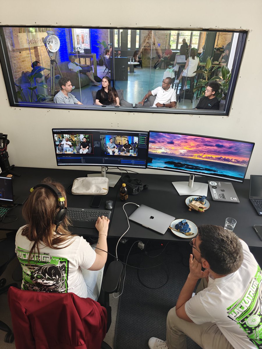 C1cADA_Markus's tweet image. 🚀 The day after the @nmkr_io Hackathon in Berlin:
We recorded insightful roundtable sessions and interviewed passionate community members. Lots of valuable input on sentiment, demands & ideas.
Big thanks to everyone who showed up & shared their voice — more to come soon! 💬🎥…