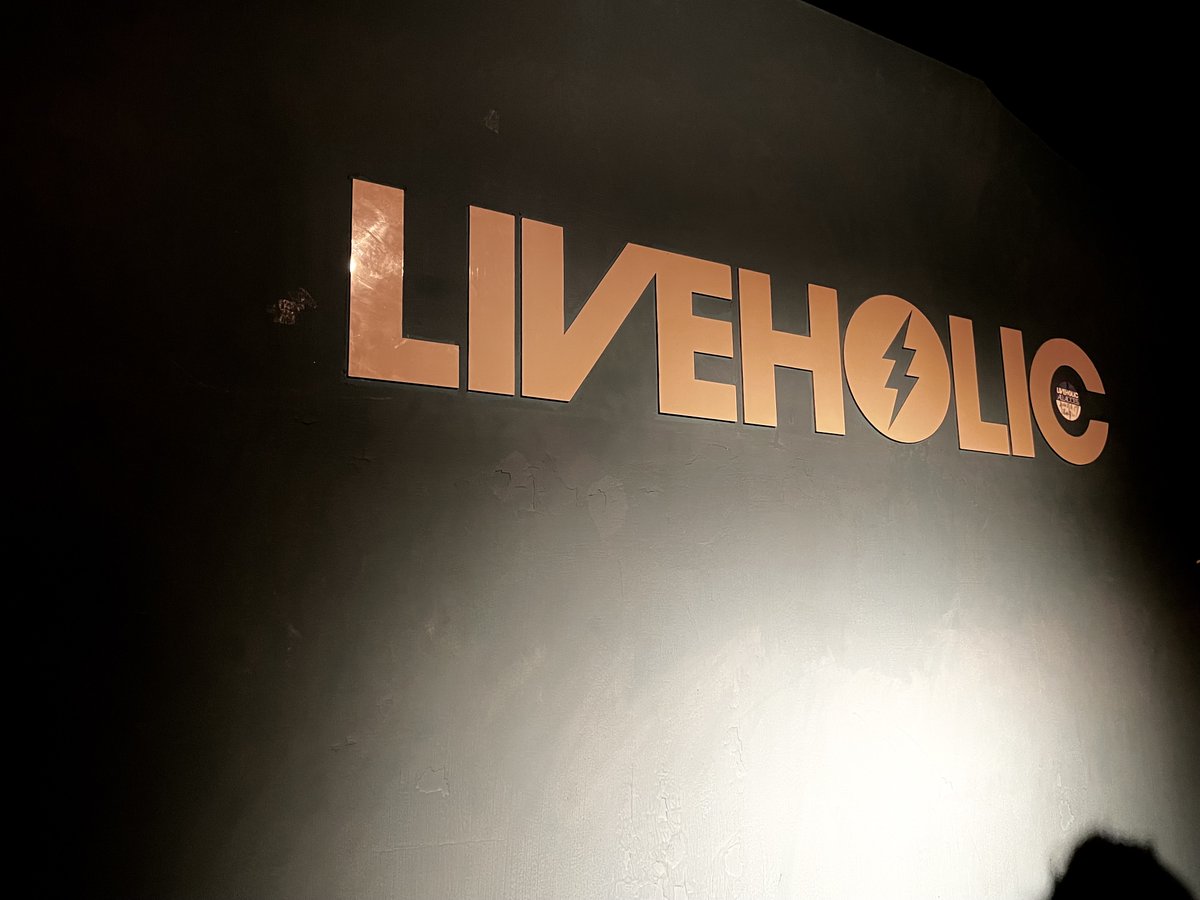 UsuSan_Bass's tweet image. 華の乱、行ってきました！
サーキットらしく4会場制覇してまいりました。
どのバンドも色は違えどバッチバチやね🔥
いつかNAVY ORIONも出れるかな？

#華の乱
#FeverFew
#妄想リフレイン
#Iris?
#花酔い
#THE118's