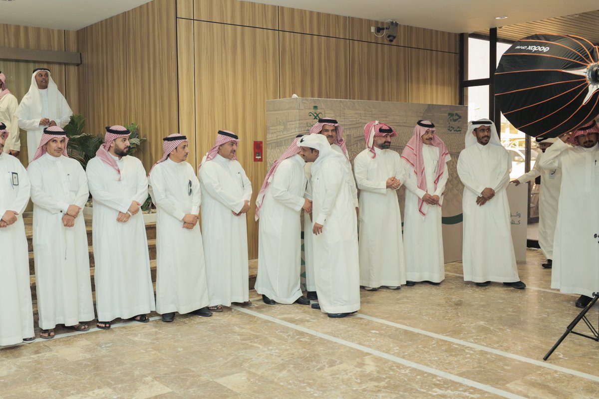 #معايدة| 🍬

نظّم فرع وزارة الصحة بمنطقة حائل، حفل معايدة لمنسوبيه بمناسبة #عيد_الأضحى بحضور مدير عام فرع وزارة الصحة بمنطقة حائل سلطان بن ناصر المسيعيد 

#صحة_حائل