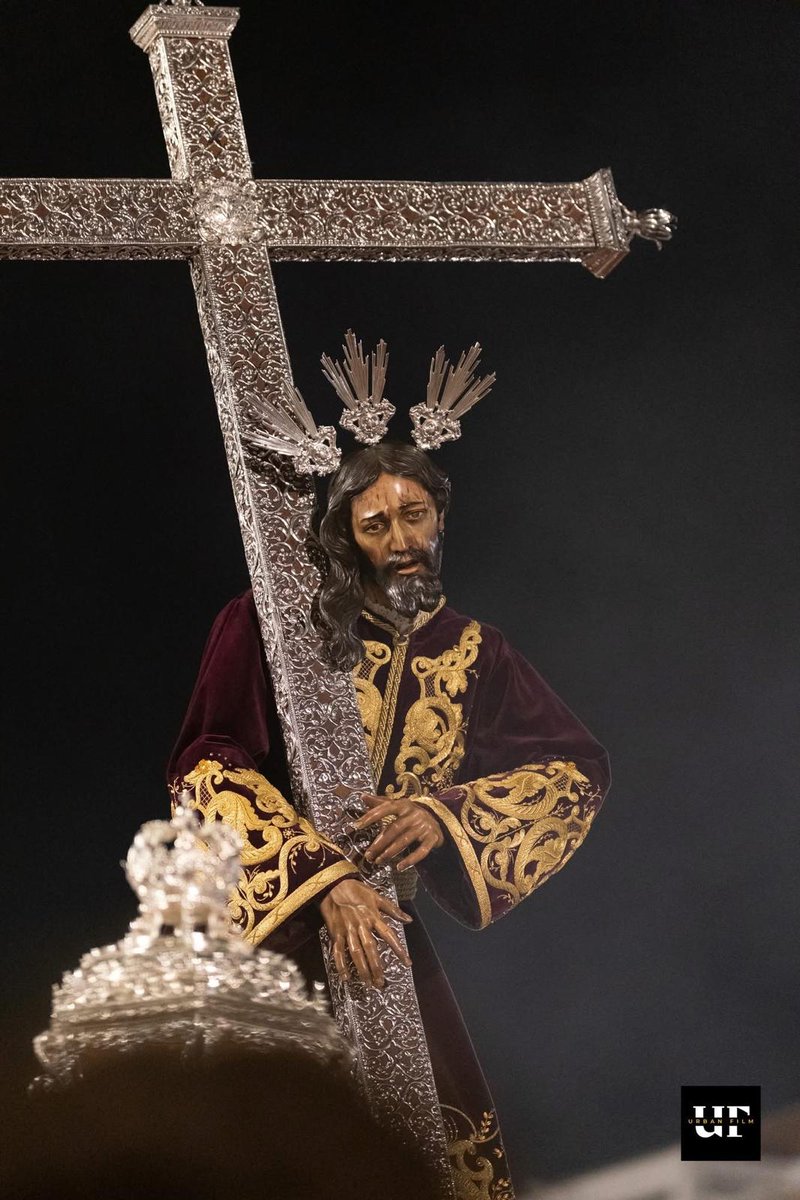 Solemnidad de la Santísima Trinidad.
Evangelio según san Juan (16, 12-15) |

«Todo lo que tiene el Padre es mío, el Espíritu tomará de lo mío y os lo anunciará.»

📷 Urban Film.

#silenciohdad #EvangelioDeHoy #PalabraViva