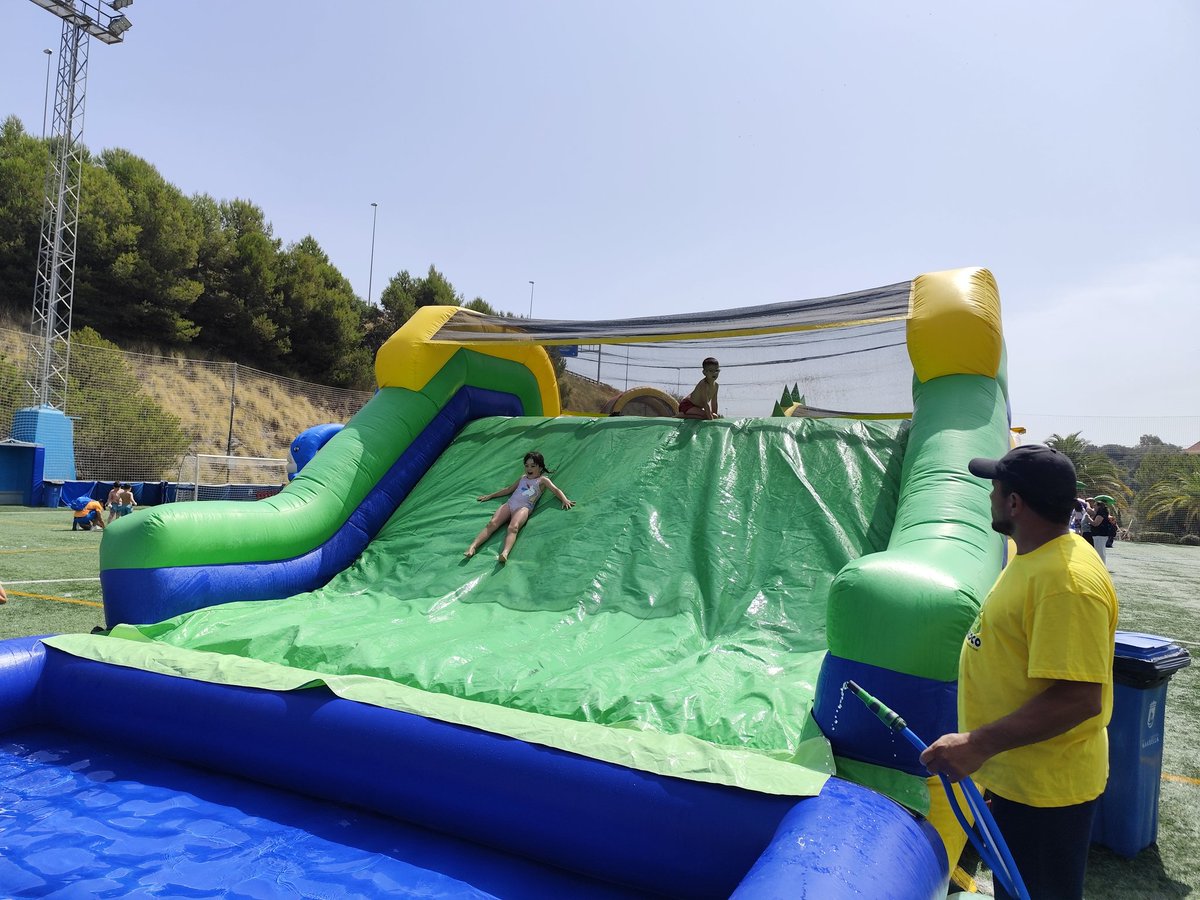 RTV Marbella (@rtvmarbella) on Twitter photo Si tienes calor y quieres vivir el mejor fin de Feria vente a la Fiesta del Agua que ha organizado el <a href="/Ayto_Marbella/">Ayto. Marbella</a> en el campo de fútbol de Arroyo Primero. Una decena de atracciones estarán abiertas hasta las tres de la tarde. Si tienes calor y quieres vivir el mejor fin de Feria vente a la Fiesta del Agua que ha organizado el <a href="/Ayto_Marbella/">Ayto. Marbella</a> en el campo de fútbol de Arroyo Primero. Una decena de atracciones estarán abiertas hasta las tres de la tarde.