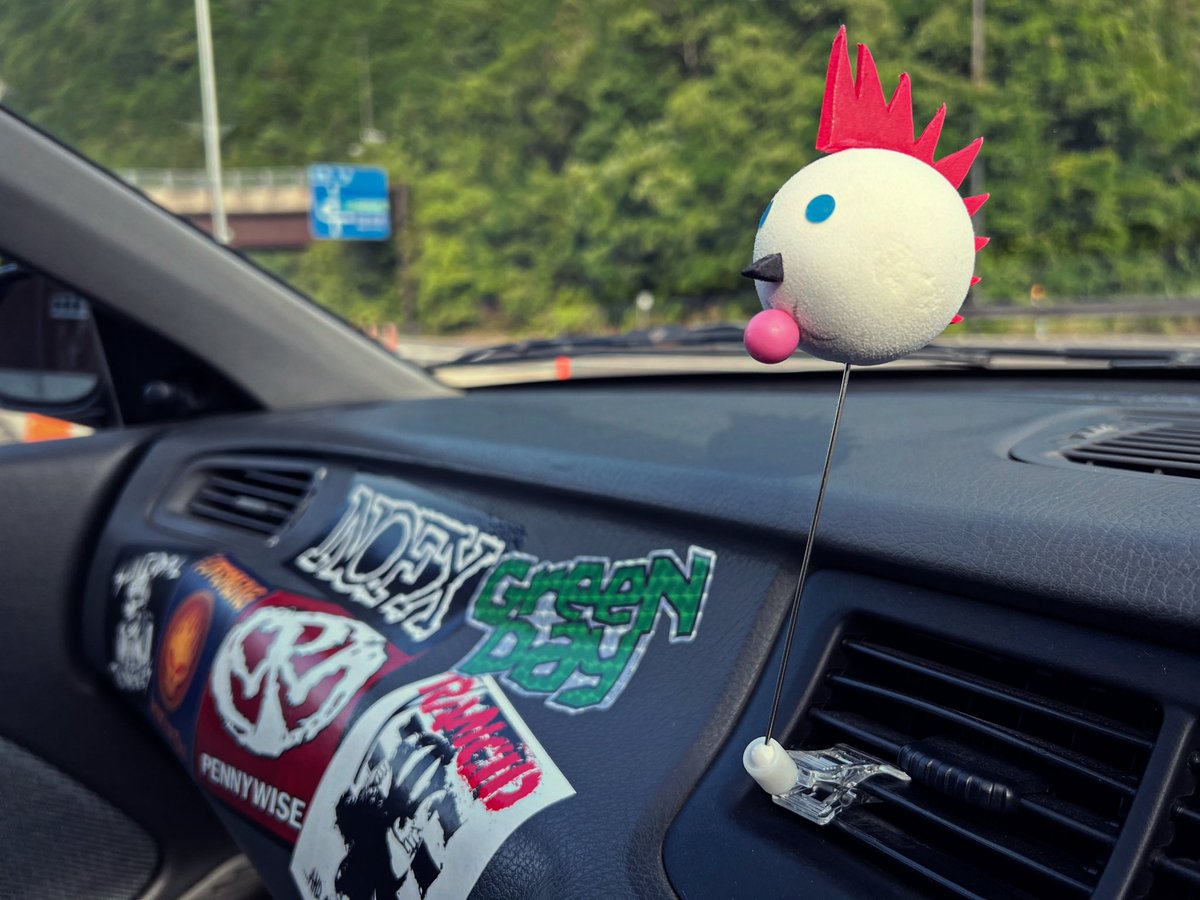 jackのアンテナトッパー
スポンジ切って貼っつけてモヒカンにした🐓
PUNK仕様🔥