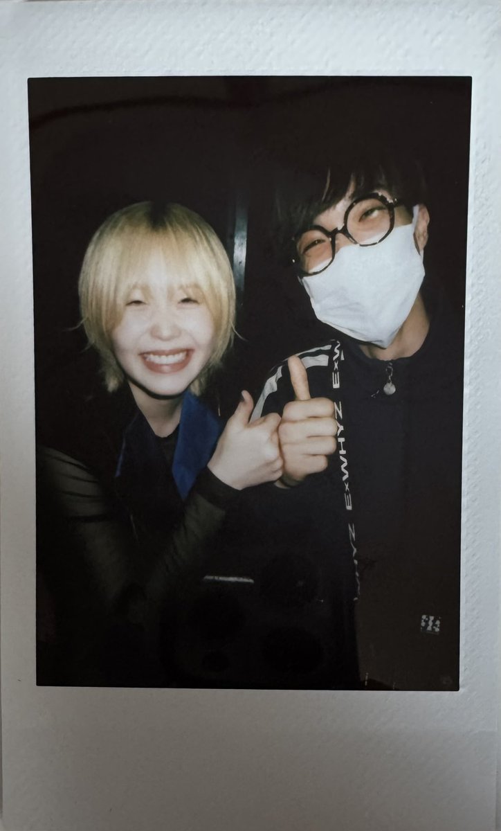 G4ktFu's tweet photo. ポーズ決めグダッた結果のいい笑顔☺️
 #チェキまゆちゃん #ExWHYZ神戸 https://t.co/sEEzSHD4cm