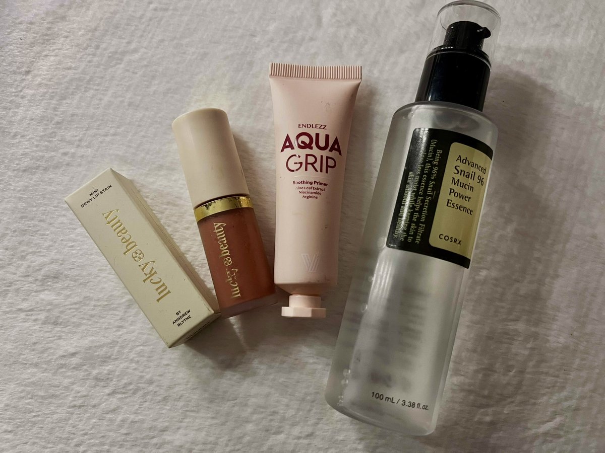 nabibaragi's tweet photo. wts lfb ph makeup PRICE ON ALT

lucky beauty dewy lip stain (razzle)
- swatched only

lb ethereal liquid flush (sonnet)
- used thrice only

vice cosmetics aqua grip primer
- used thrice only | 85-90% full

cosrx advanced snail mucin essence
- 85-90% full https://t.co/8JKIVoe2kz