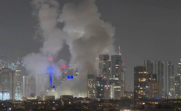 azrael_d_p's tweet image. Is this a sign of the start of World War 3?

#Iran #Israel #Ww3Begins #TelAviv