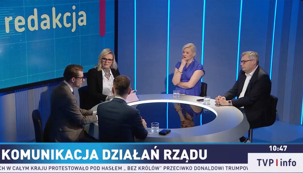 Karolina Opolska (@opolska) on Twitter photo Dziękuję <a href="/GrabarczykBeata/">Beata Grabarczyk</a>, <a href="/patrykmichalski/">Patryk Michalski</a>, <a href="/JacekGadek/">Jacek Gądek</a> i <a href="/MarcinPiasecki2/">Marcin Piasecki</a> za dzisiejszą Redakcję w <a href="/tvp_info/">tvp.info 🇵🇱</a> 😊 Dziękuję <a href="/GrabarczykBeata/">Beata Grabarczyk</a>, <a href="/patrykmichalski/">Patryk Michalski</a>, <a href="/JacekGadek/">Jacek Gądek</a> i <a href="/MarcinPiasecki2/">Marcin Piasecki</a> za dzisiejszą Redakcję w <a href="/tvp_info/">tvp.info 🇵🇱</a> 😊
