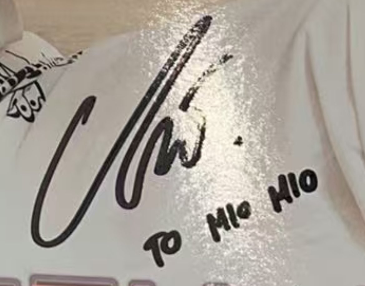 MewmewMio's tweet photo. My treasures! Can’t wait to hold them in my hands. Big thanks to @WXQ200 and @veeonlyyy 🫶🏻

DAYLIFE WITH U 

#MEWFANSIGNinShanghai
#MEWFANSIGNinShenzhen 
@MSuppasit 
#MewSuppasit https://t.co/UnuoliiNI1