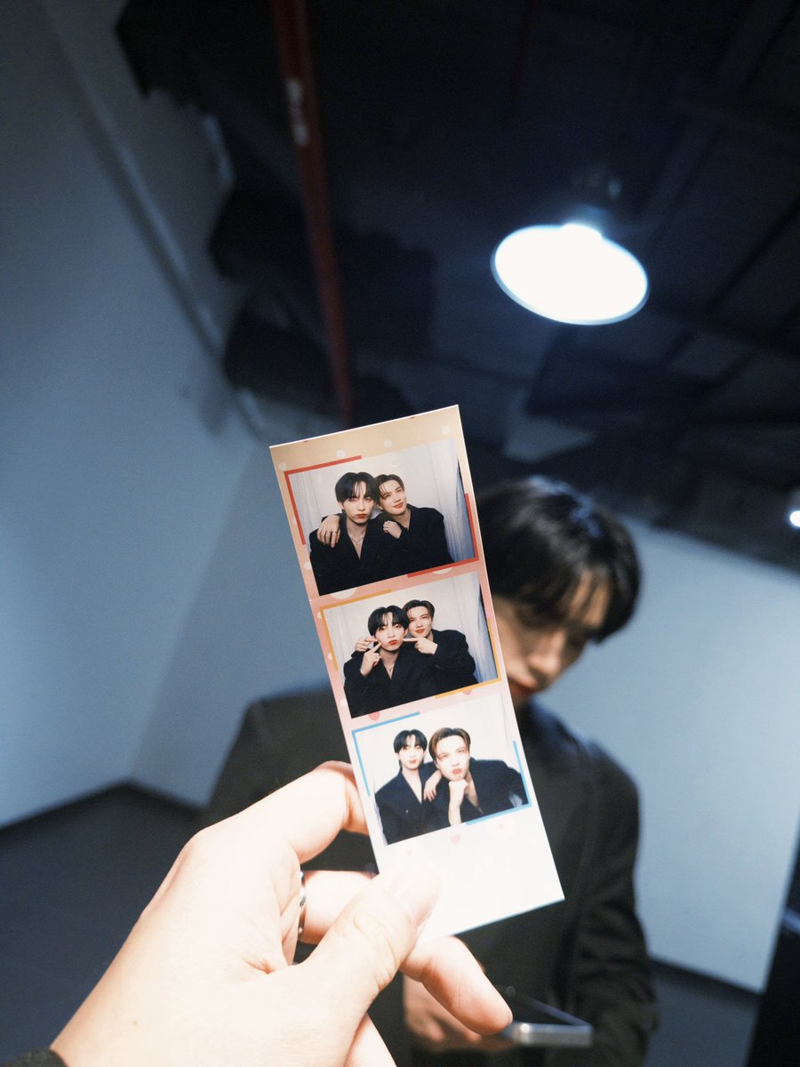 Benzalert_np's tweet image. น่ารักมั้ย! คน หรือ รูป 🦊🐱 #BenzGarfield