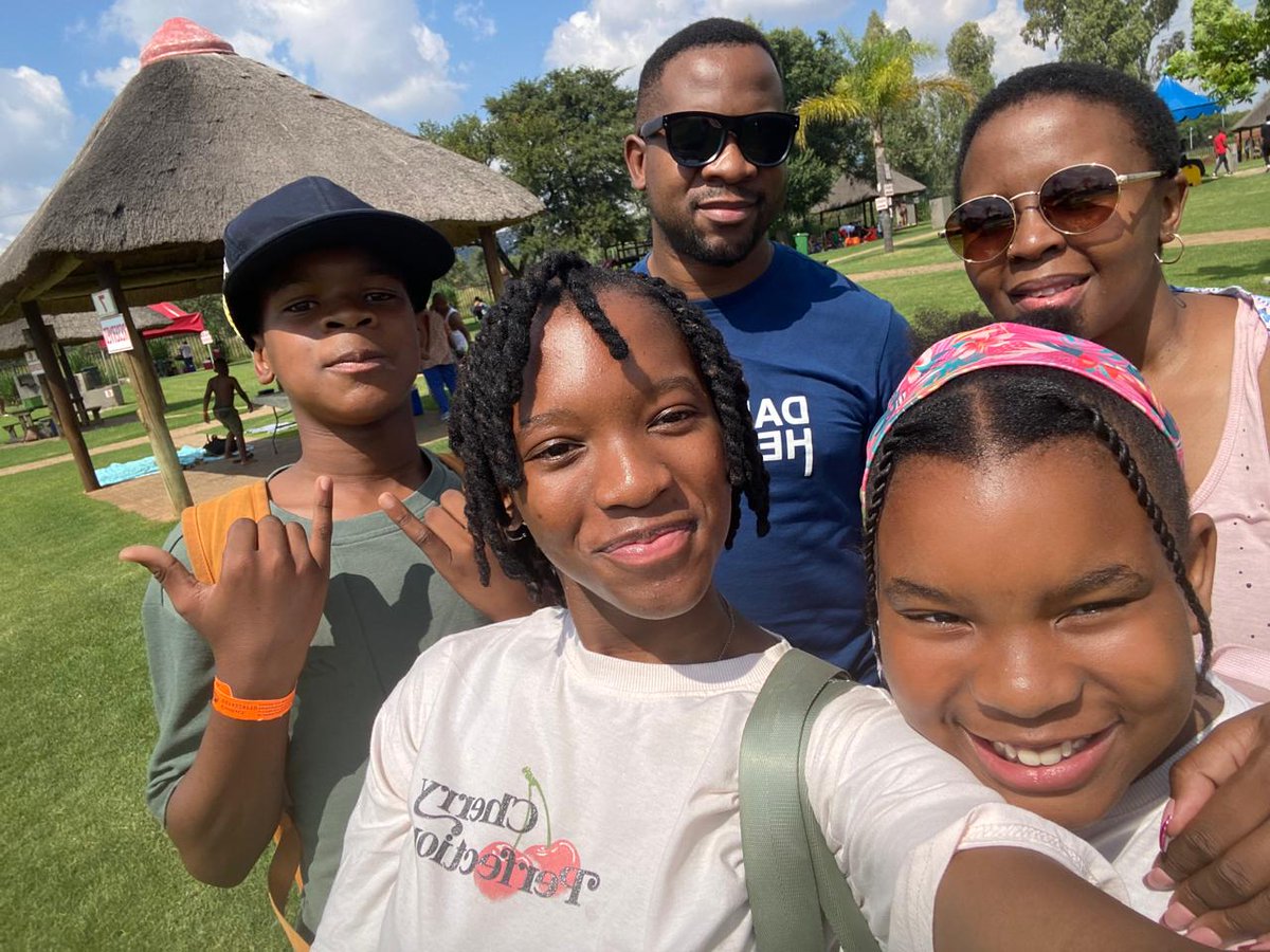 p_melo23's tweet photo. @FlyingFishSA @kooldaddyp ultimate fly dad

#SurprisinglyGood
 #FlyDad https://t.co/5TnZxgkIfS