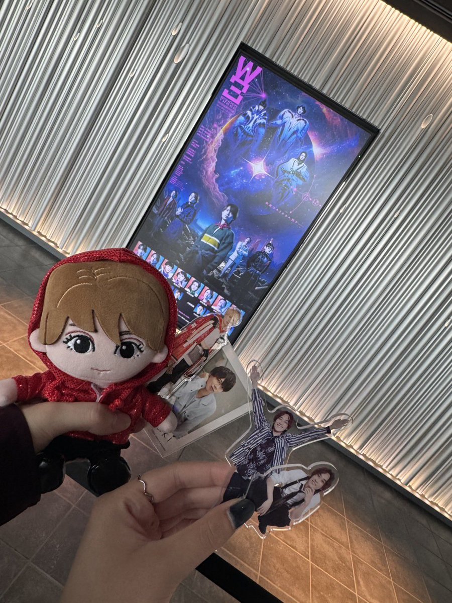 46_ytsk's tweet photo. W3観劇しました👀✨
久しぶりの壮ちゃん！アクションたくさんあって、ブレイキンで培ってる身軽さに圧巻🥹
優しいお兄ちゃんで正義感に溢れてて。
たまに垣間見える、壮ちゃんらしい柔らかな人柄も、役を通して見えたりして楽しかった✨
まさかリア友と観劇する日が来ると思わずびっくり！笑 https://t.co/KX0zmlzvFu