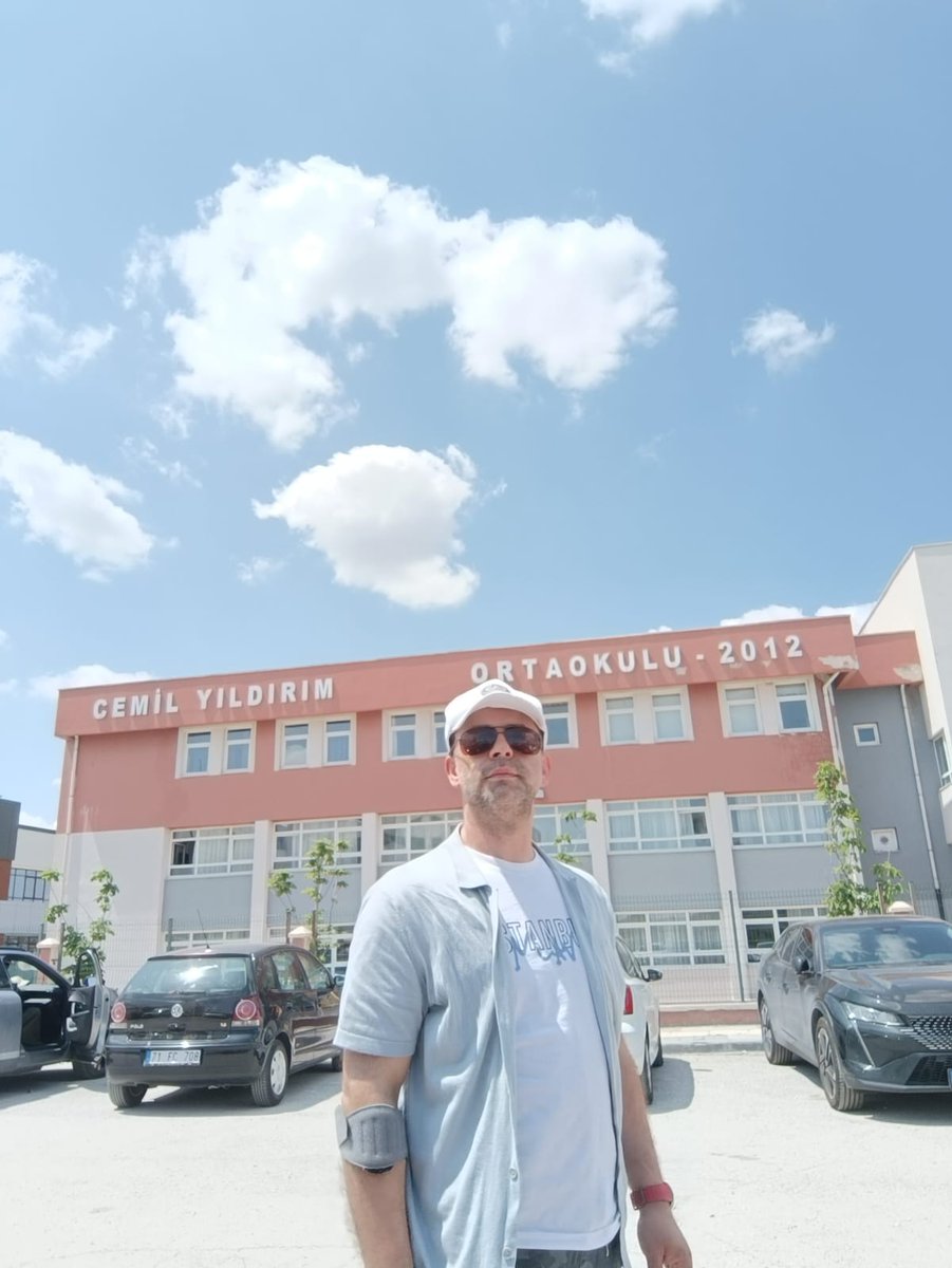 ApaydinDr's tweet photo. LGS sınavı ve YKS sınavı diye bir sınav olmayacak ancak bu kapsamlı bir çalışma ayrıca dünyaya örnek olup ışık tutacak,  12 yıllık eğitimin 2 sınavla ölçülmesi stres verici bir yöntem en kısa zamanda 12 yıllık takip ve değerlendirme sistemi devreye girmelidir sn @RTErdogan https://t.co/mwMySRm8ue