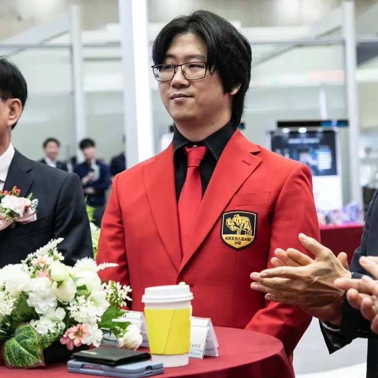 Stellar Blade Director Kim Hyung Tae says he generally is positive about mods but so far he prefers the official outfits and would like to see mods that expand the gameplay experience

"Modders' firepower is still weak. It's a little lacking. So far, I think official content is