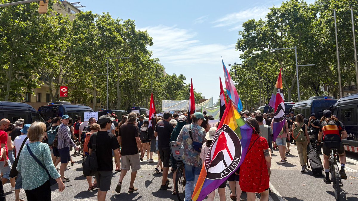 🏳️‍🌈🤝🔫 Manifestació pel decreixement turístic urgent a Barcelona

Cal plantar cara a un model de país precaritzador i orientat a macroesdeveniments per a guiris com el Pride