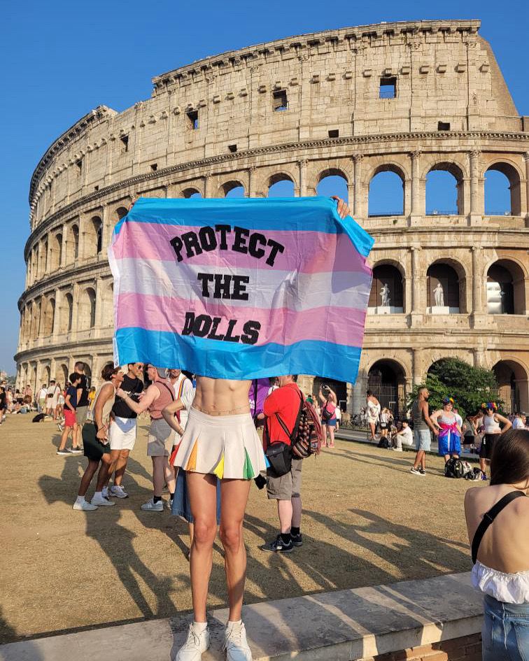 PROTECT THE DOLLS 🏳️‍⚧️ #RomaPride2025 

📸 Oralia