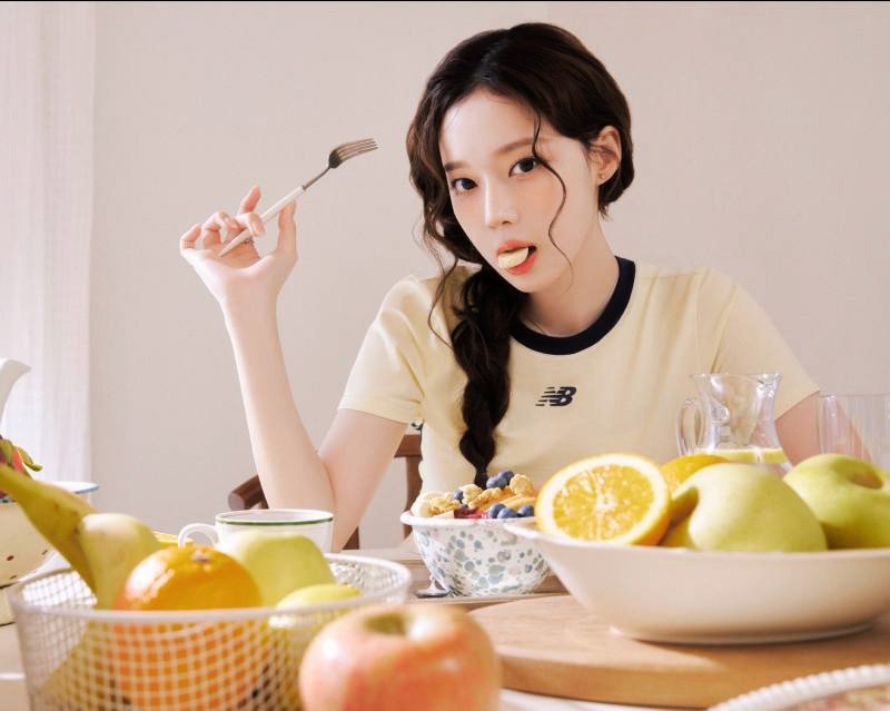 winrter's tweet image. ⠀⠀⠀⠀
𝗥𝗶𝘁𝘂𝗮𝗹 𝟭 : 𝖡͟𝗂͟𝗍͟𝖾͟ 𝗈͟𝖿͟ 𝗌͟𝗎͟𝗆͟𝗆͟𝖾͟𝗋.
여름 한 입, 기분 좋은 달콤함. 햇살 가득한 오후, 
시원한 아이스크림처럼 톡 터지는 순간을 즐겨봐.