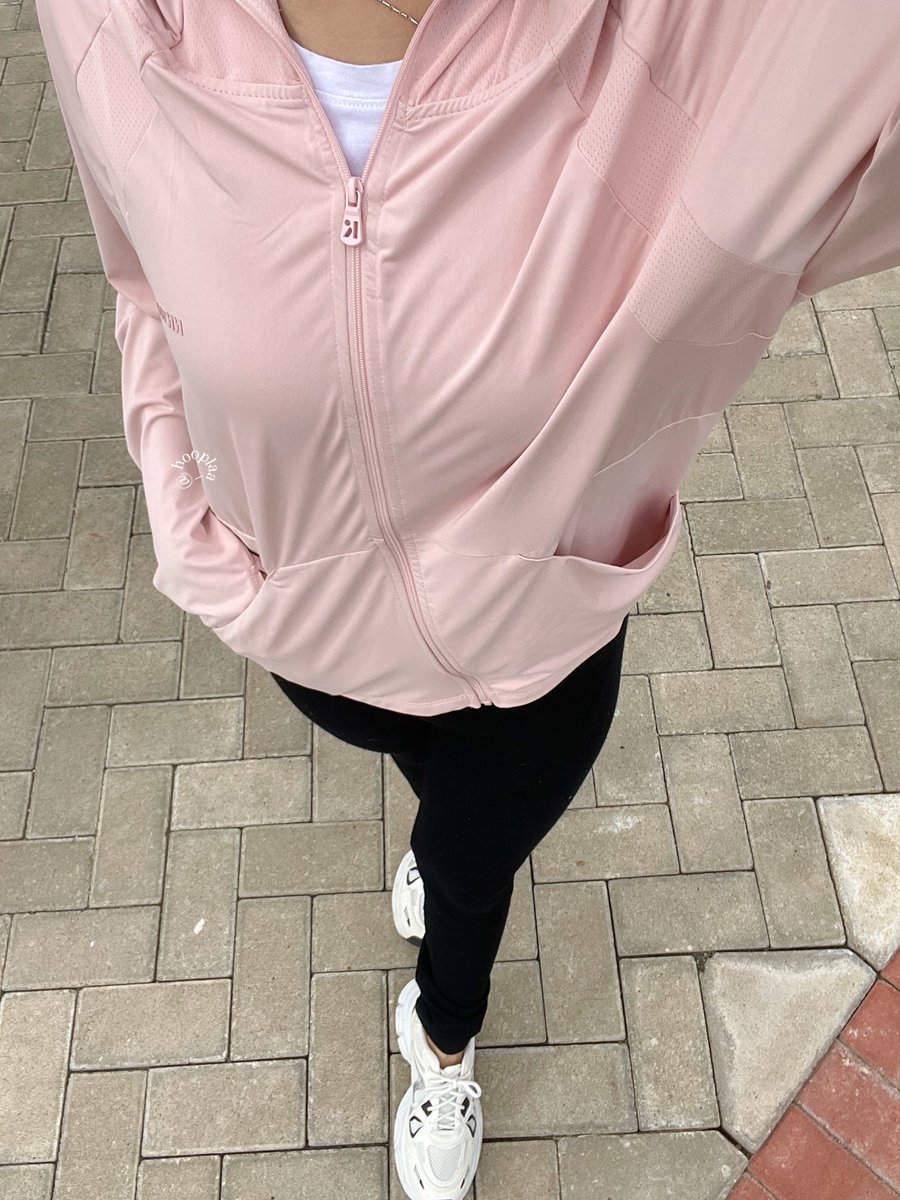 BELI JAKET AIRISM ANTI UV GAPERLU MAHAL - MAHAL

nih gw nemu dupenya AIRISM uniklok tp versi lebih affordable.. bahannya super ringan, adem dan setelah gw test beneran anti uv dong 😭👍🏻