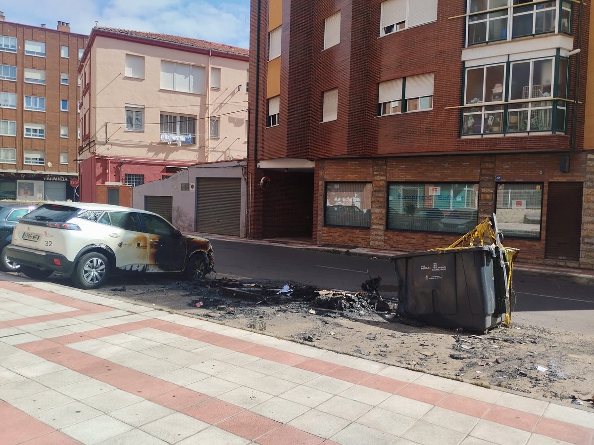 Ayuntamiento de San Andrés (@aytosanandres) on Twitter photo Investigan un incendio provocado en los contenedores de la calle Sol de Trobajo. Hasta el lugar se han desplazado los bomberos, policía Local y Nacional. Desde el <a href="/aytosanandres/">Ayuntamiento de San Andrés</a> condenan estos comportamientos incívicos e informan que se repondrán los contenedores calcinados Investigan un incendio provocado en los contenedores de la calle Sol de Trobajo. Hasta el lugar se han desplazado los bomberos, policía Local y Nacional. Desde el <a href="/aytosanandres/">Ayuntamiento de San Andrés</a> condenan estos comportamientos incívicos e informan que se repondrán los contenedores calcinados