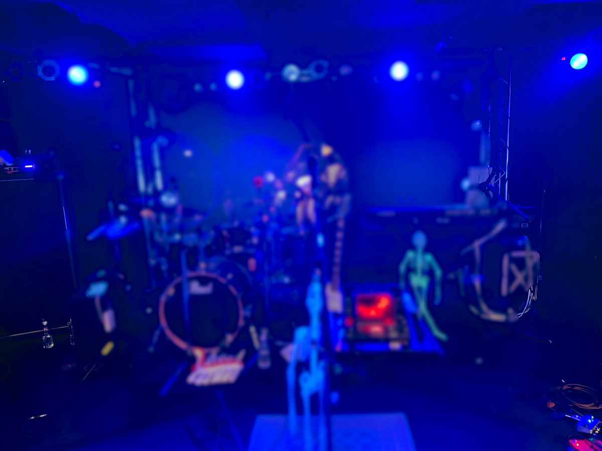 長瀬有花 #もふもふツアー 福岡

ズカンドコンバコバコギュイーーンという感じでとても良かった。バンドメンバーに向き合ってるときの長瀬さんの姿がカッコよかった。