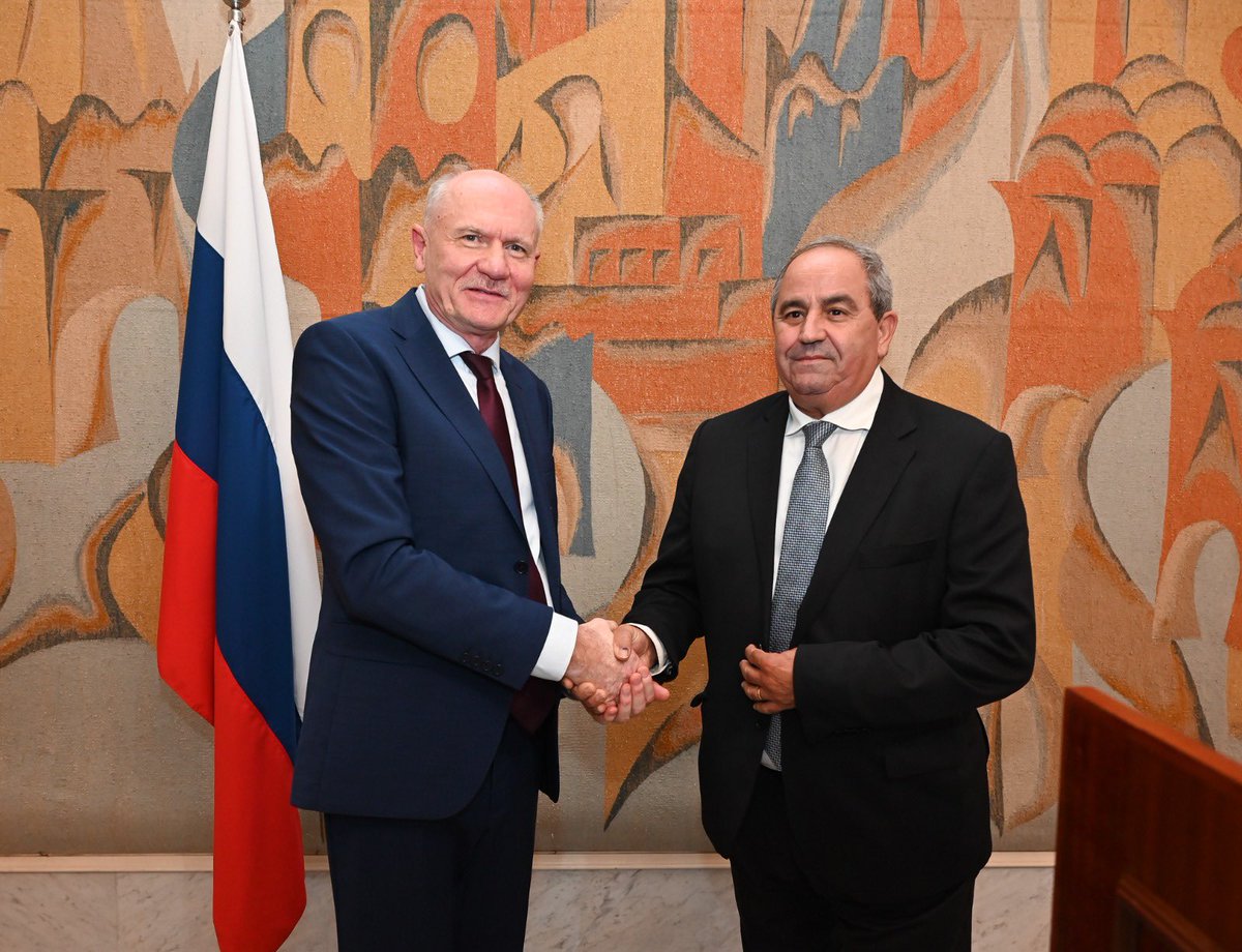 🇷🇺 10 июня в российском Посольстве в Марокко состоялся официальный прием по случаю Дня России.
Почетным гостем мероприятия был Министр высшего образования, научных исследований и инноваций Марокко А.Мидауи. 
🔗 t.me/ambrusmaroc/23…
#ДеньРоссии