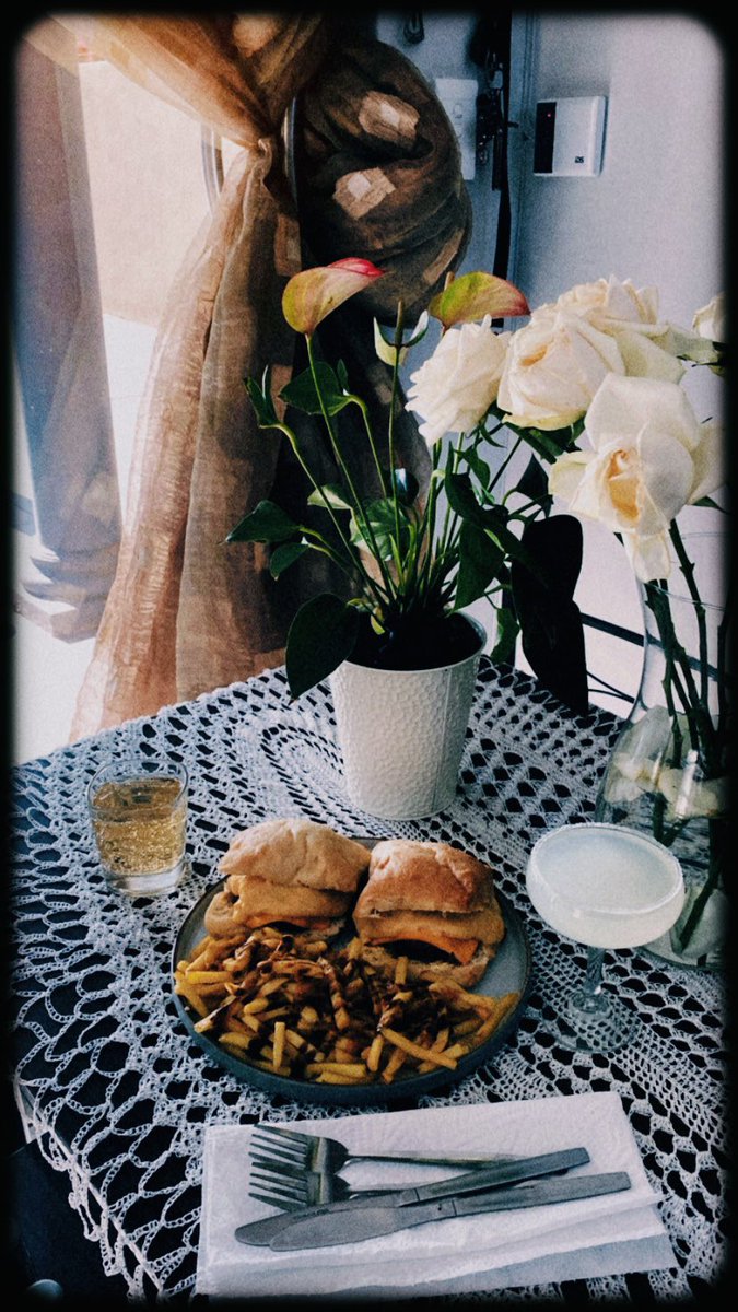 lelo_meela's tweet photo. #BigBackBrunch https://t.co/oWdz6RBOAW