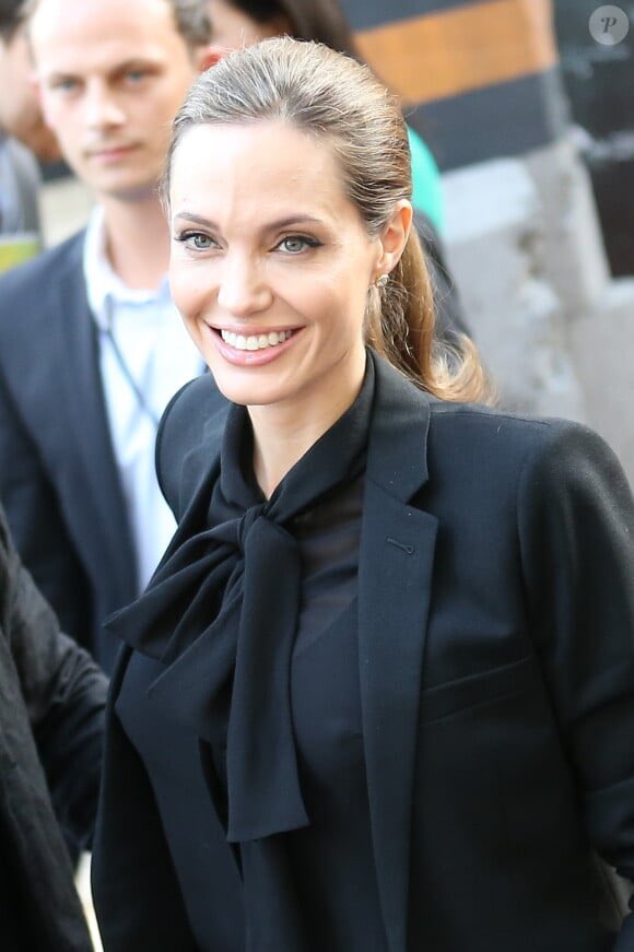 Getting use to it 
#AngelinaJolie 
#Jolie
#Holliwood