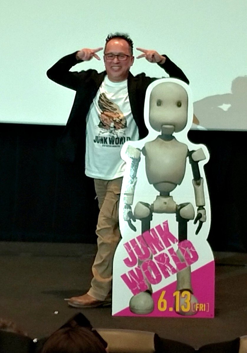 tano1jp's tweet image. 昨日新宿バルト9にてJUNKWORLD日本語版舞台挨拶付きを鑑賞。
圧倒的に変態的なセンスと熱意と技術が前作からの4年間という期間分凝縮し切った恐るべき105分間。
バルト9では撮影に使用された人形等も展示。
パンフは150pという大ボリューム。
ゴニョゴニョ版も見に行く予定。
是非お勧め。
#JUNKWORLD