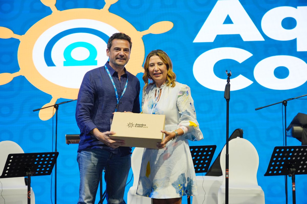 AqabaConf's tweet photo. اللجنة التنظيمية لمؤتمر العقبة تكرم الشركاء الذهبيين في مؤتمر العقبة 2025.
#AqabaConf2025 #Jordan_Insurance_Federation #الاردن #الاتحاد_العام_العربي_للتأمين https://t.co/P4aPTXSvfs