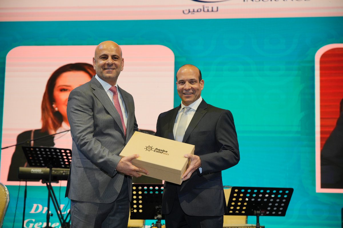 AqabaConf's tweet photo. اللجنة التنظيمية لمؤتمر العقبة تكرم الشركاء الذهبيين في مؤتمر العقبة 2025.
#AqabaConf2025 #Jordan_Insurance_Federation #الاردن #الاتحاد_العام_العربي_للتأمين https://t.co/P4aPTXSvfs