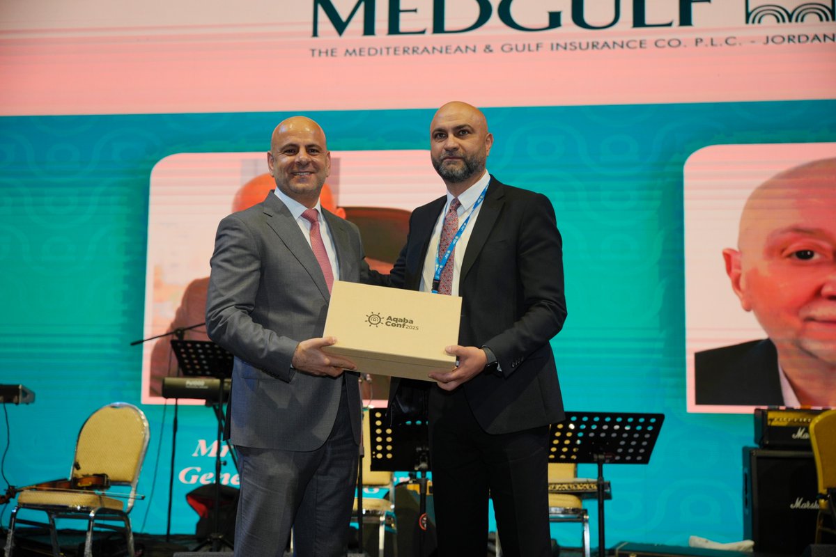 AqabaConf's tweet photo. اللجنة التنظيمية لمؤتمر العقبة تكرم الشركاء الذهبيين في مؤتمر العقبة 2025.
#AqabaConf2025 #Jordan_Insurance_Federation #الاردن #الاتحاد_العام_العربي_للتأمين https://t.co/N0gvIR98Hb