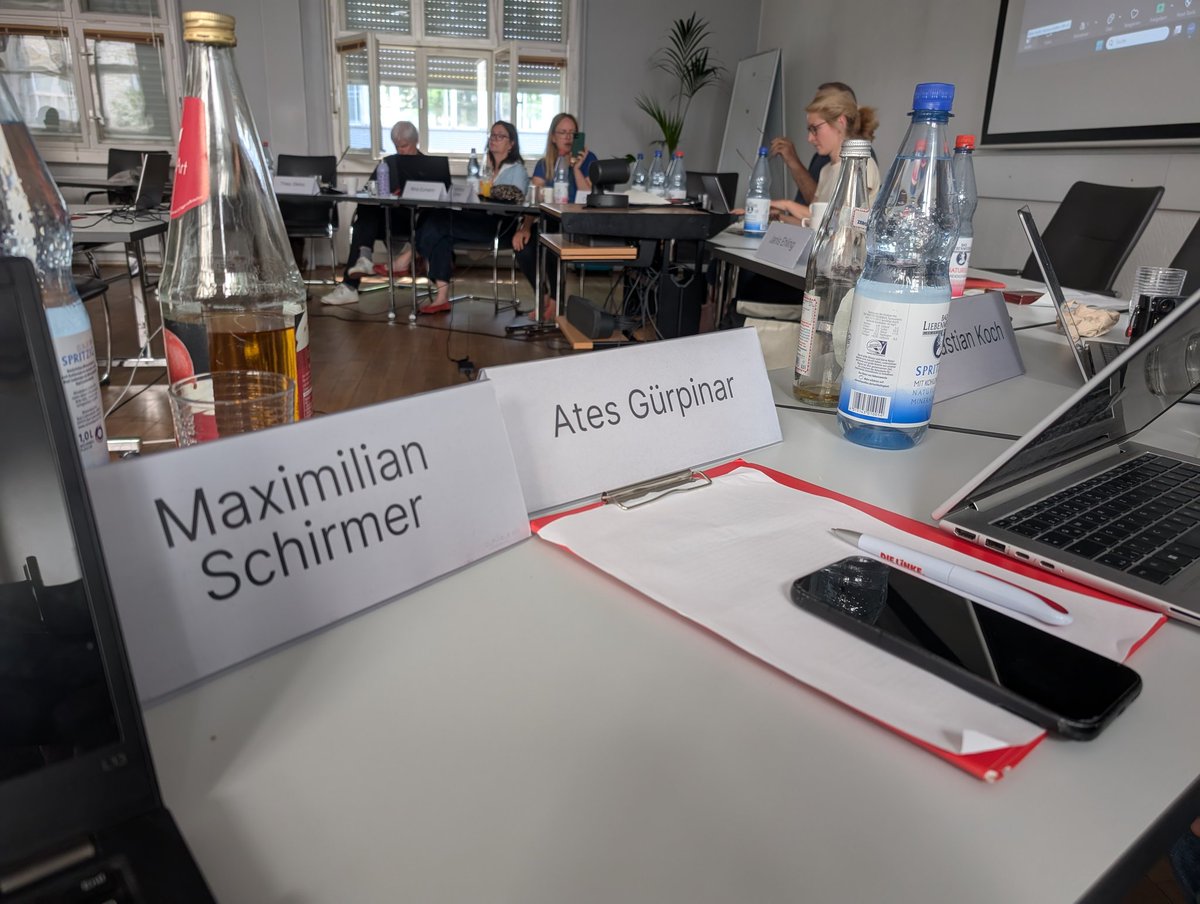 Max__Schirmer's tweet image. Ein langes Wochenende geht zuende. Zwischen Parteivorstand und Zukunftskonferenz "Wohnen, Stadtentwicklung und Mobilität" blieb abends auch etwas Zeit mal in lockerer Runde zusammenzukommen. #DieLinke