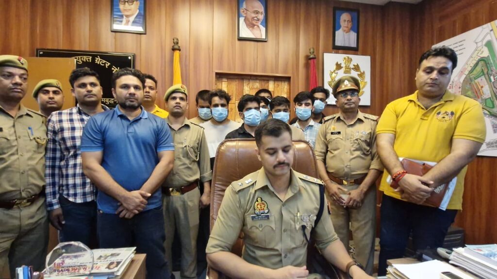 NoidaKhabar.com (@noidakhabar) on Twitter photo गौतमबुद्ध नगर पुलिस ने किया अंतर्राष्ट्रीय सट्टा गैंग का भंडाफोड़, 8 गिरफ्तार, फर्जी अपहरण की साजिश का भी खुलासा #noidakhabar
<a href="/noidapolice/">POLICE COMMISSIONERATE GAUTAM BUDDH NAGAR</a> <a href="/vinodsharmanbt/">Vinod Sharma (EncyclopediaNoida)</a>
विस्तृत समाचार 👇🏻
noidakhabar.com/?p=2116 गौतमबुद्ध नगर पुलिस ने किया अंतर्राष्ट्रीय सट्टा गैंग का भंडाफोड़, 8 गिरफ्तार, फर्जी अपहरण की साजिश का भी खुलासा #noidakhabar
<a href="/noidapolice/">POLICE COMMISSIONERATE GAUTAM BUDDH NAGAR</a> <a href="/vinodsharmanbt/">Vinod Sharma (EncyclopediaNoida)</a>
विस्तृत समाचार 👇🏻
noidakhabar.com/?p=2116